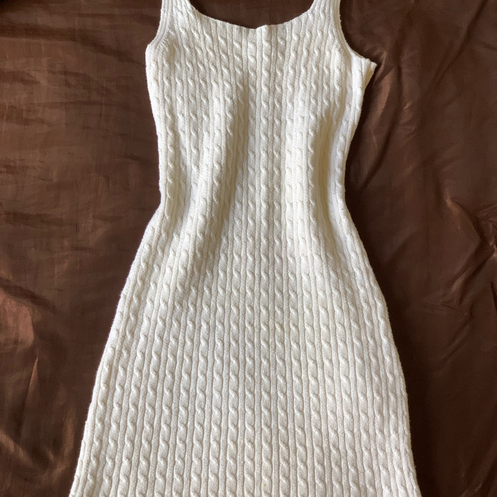 Hollister Cream Sheath Midi Dress with Scoop Neck